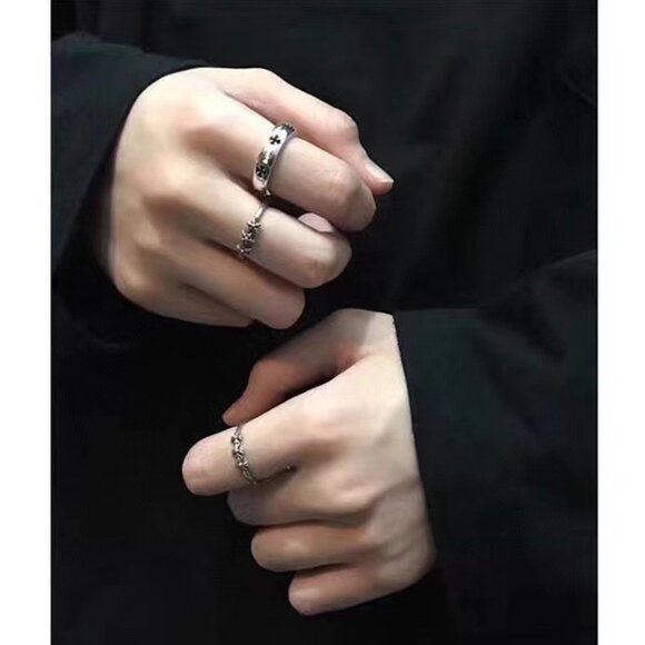 Chrome Hearts Cross Ring - Picture 4 of 9